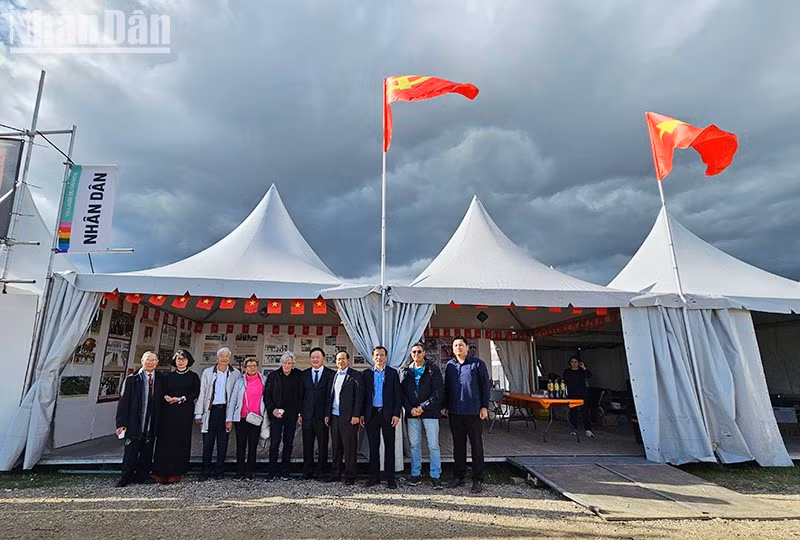 Стенд Вьетнама в рамках фестиваля газеты «Юманите». Фото: Кхай Хоан