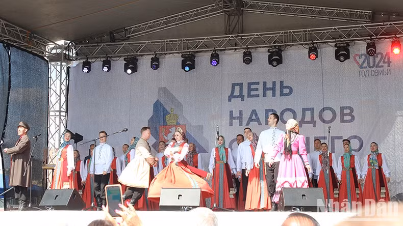 Исполнение традиционных танцев в рамках мероприятия.