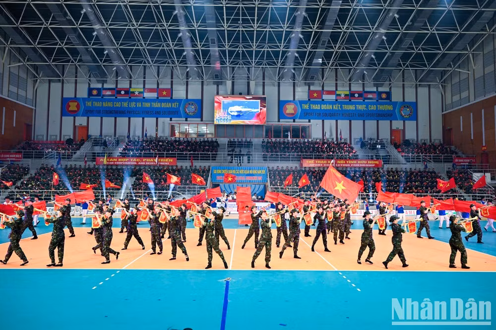 Художественный номер на церемонии открытия.