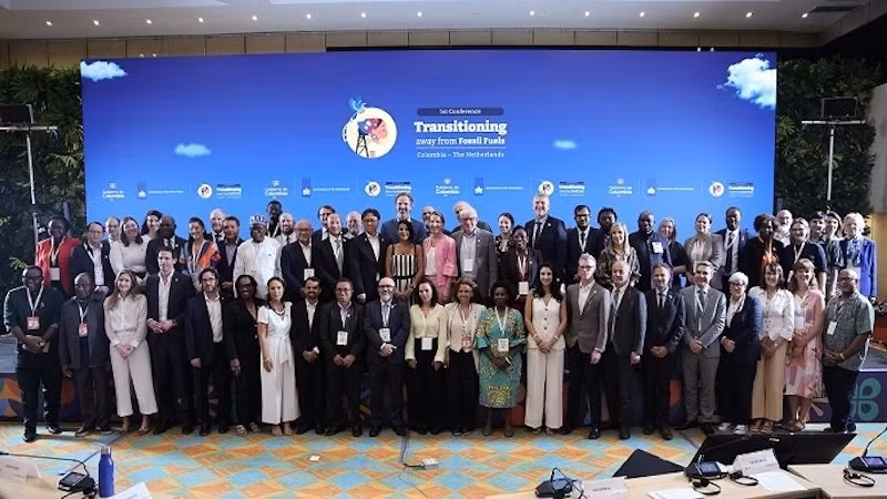 Участники формуа.