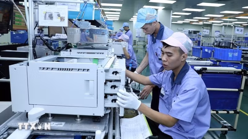 ООО EVA Precision Industry, с инвестиционным капиталом из Гонконга (Китай), расположенная в промышленно-городском комплексе VSIP Хайфон, специализируется на производстве электронных комплектующих для офисной техники. Фото: ВИА
