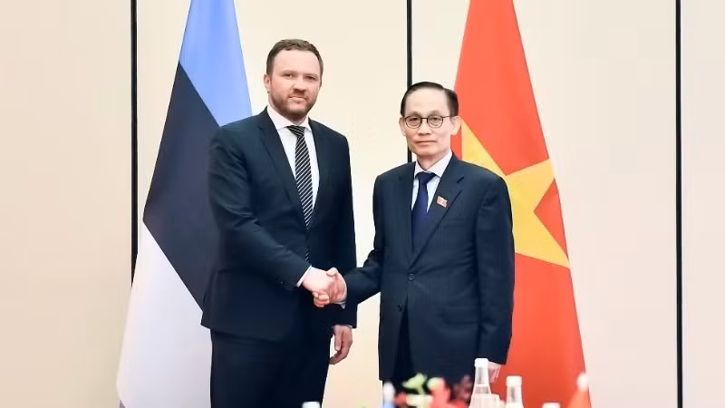 Министр иностранных дел Ле Хоай Чунг и Министр иностранных дел Эстонии Маргус Цахкна. Фото: МИД Вьетнама