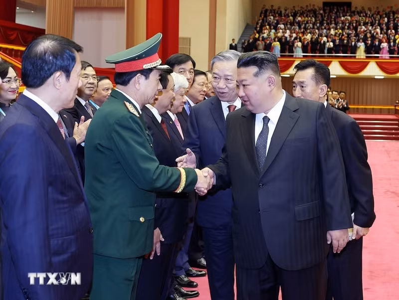 le-don-tong-bi-thu-to-lam-tham-cap-nha-nuoc-toi-chdcnd-trieu-tien-12.jpg