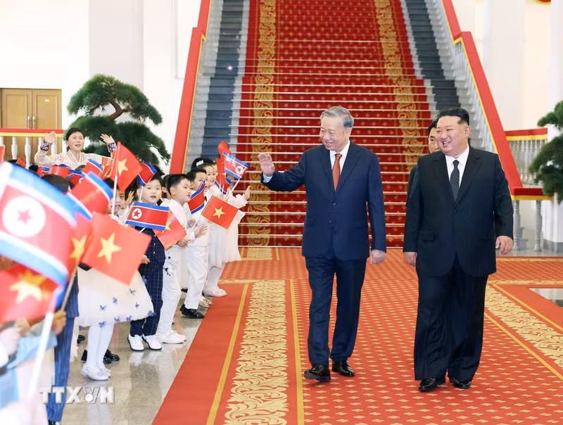 le-don-tong-bi-thu-to-lam-tham-cap-nha-nuoc-toi-chdcnd-trieu-tien-10.jpg