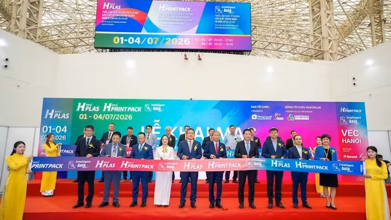 Участники церемонии открытия выставки HanoiPrintPack 2026 1 июля. Фото: ВИА