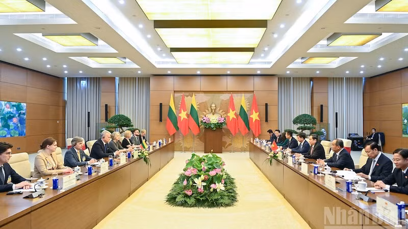 10-6214.jpg