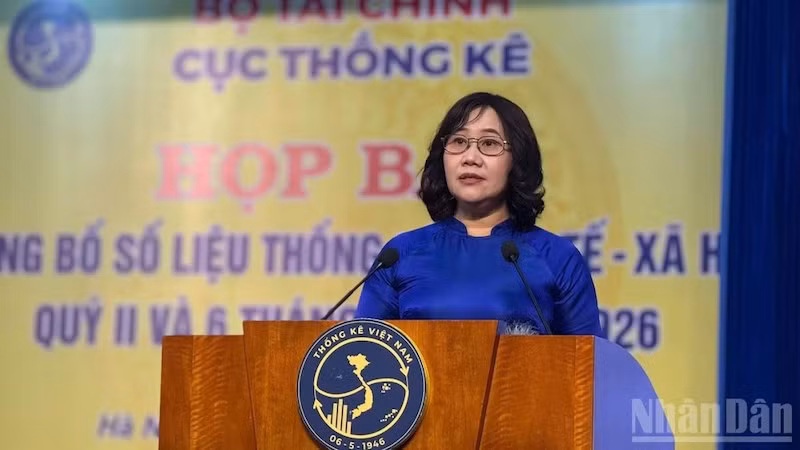 Глава Главного статистического управления Нгуен Тхи Хыонг выступает на конференции. Фото: HNV