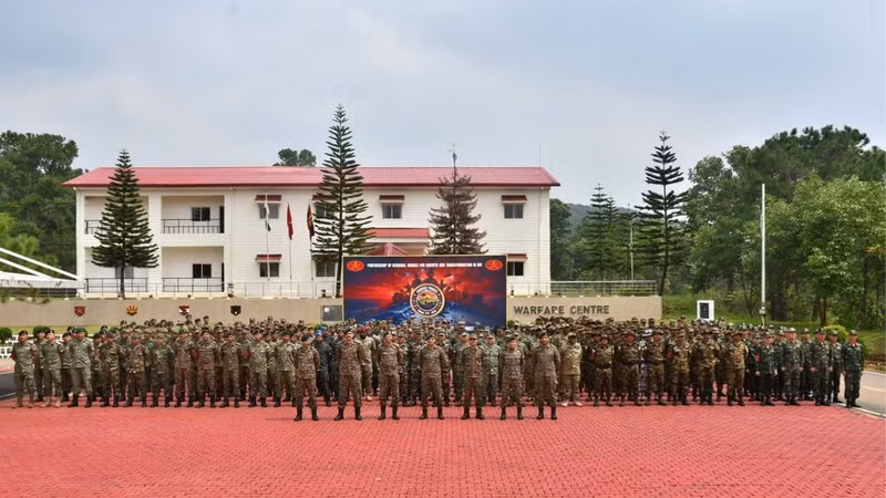 В учениях принимают участие 450 военнослужащих из 13 стран.