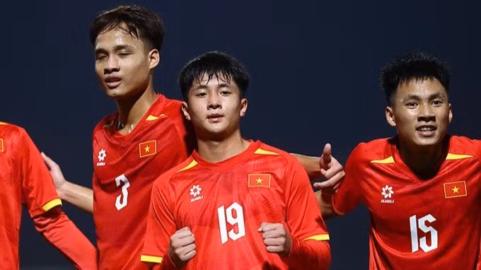 Сборная U17 Вьетнама полностью доминировала над игроками Северных Марианских островов и поднялась на первое место в группе C. (Фото: Дык Кыонг)