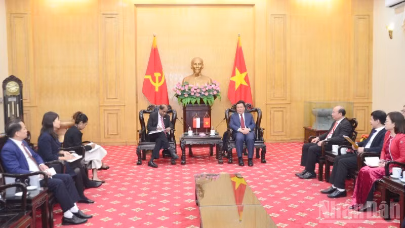 anh-03-8116.jpg