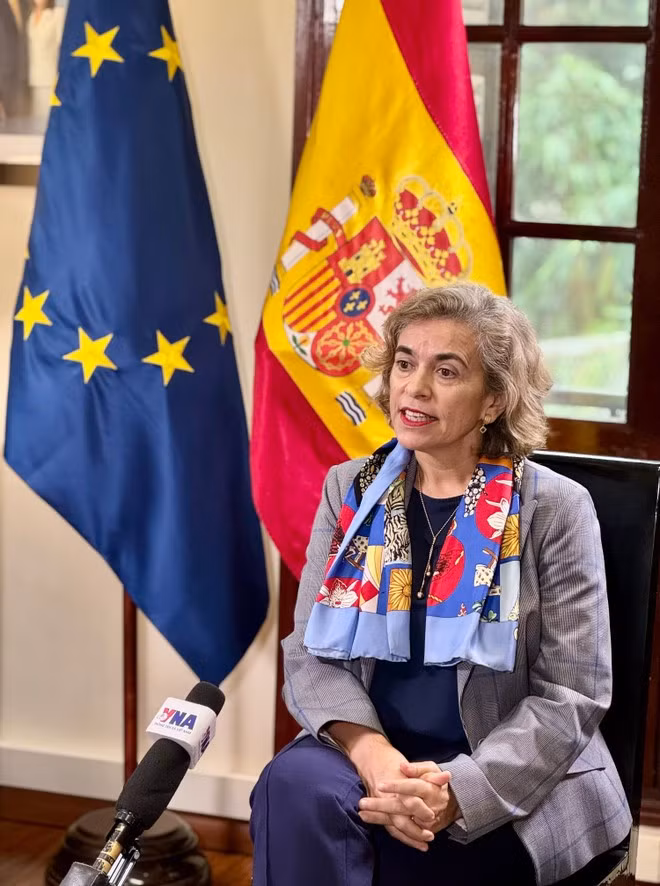 Кармен Кано Де Ласала, посол Испании во Вьетнаме, дала интервью ВИА (Фото: ВИА)