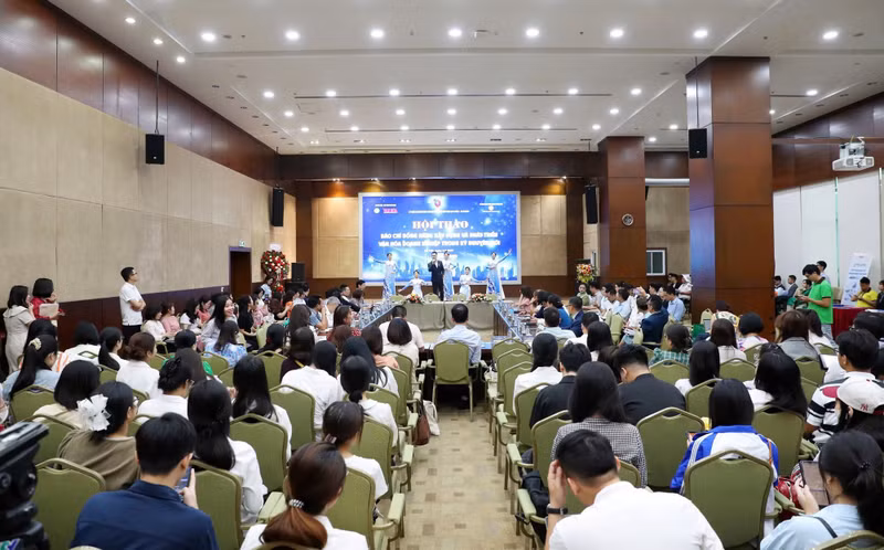 anh-03-5093.jpg