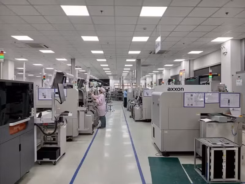 Производственная линия электронного оборудования с применением технологии SMT на заводе Trung Nam EMS в Данангском парке высоких технологий. (Фото: ВИА)