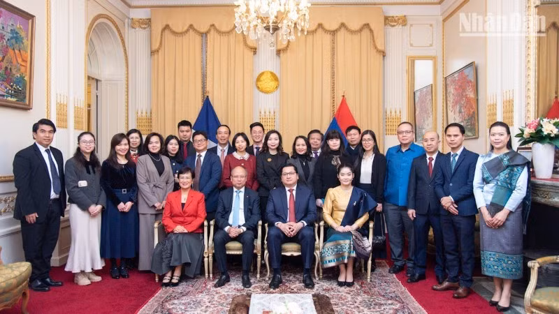 anh-08-vn-lao.jpg