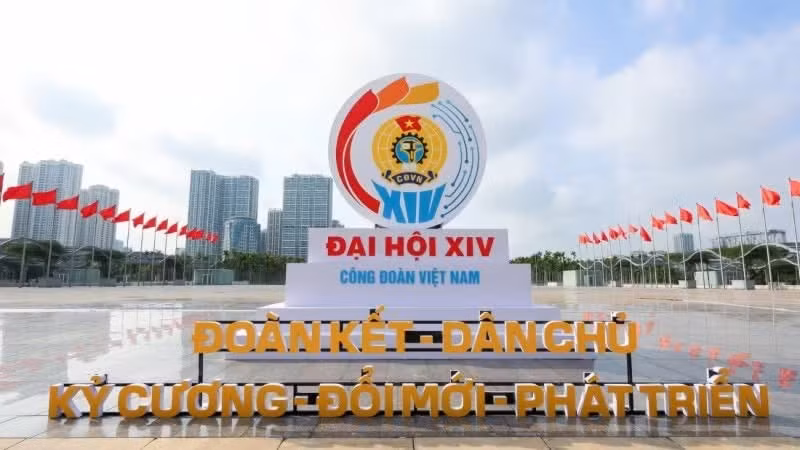 XIV конференция Профсоюзов Вьетнама проходит с 3 по 5 июня в Ханое.
