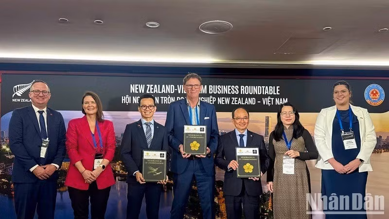 Vietnam Airlines объединила усилия с Saigontourist и Distinction Hotels Group для развития туризма между Вьетнамом и Новой Зеландией. (Фото: Туан Фонг)