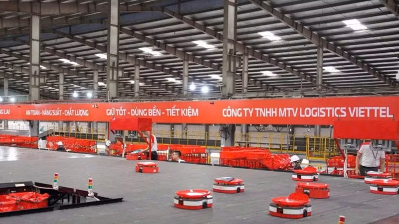Система автономных роботов Viettel Post получила золотую награду и заняла первое место в категории робототехники и автоматизации.