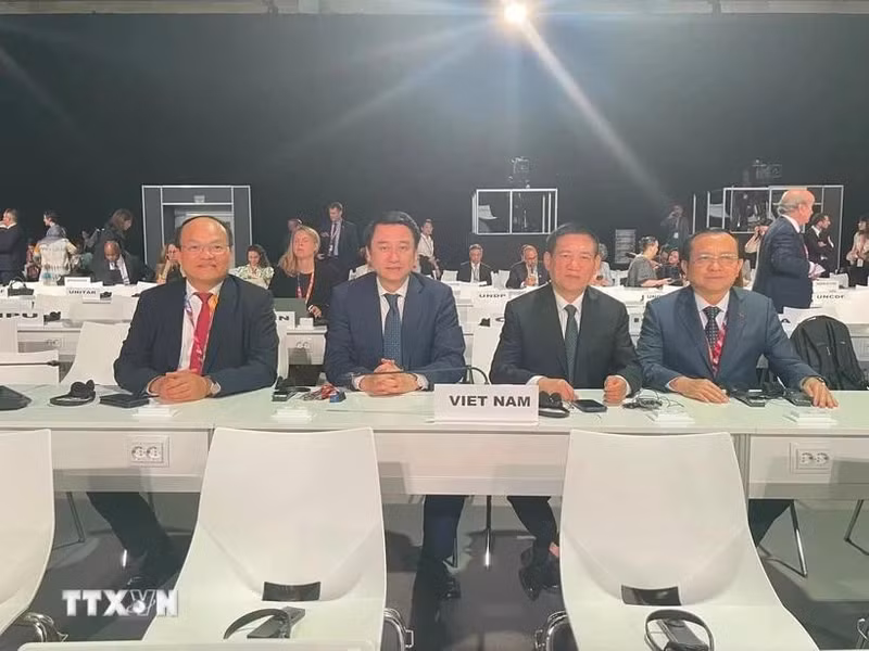 Заместитель премьер-министра Хо Дык Фок участвует на церемонии открытия FfD4 в Севилье, Испания. Фото: ВИА