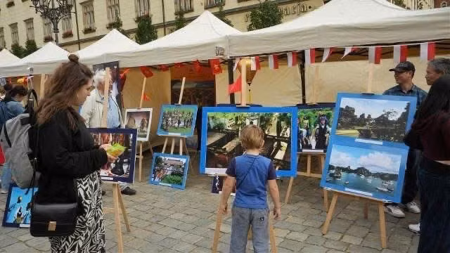 Экспозиция фотографий, посвященных природе, культуре и жителям Вьетнама. (Фото предоставлено Посольством Вьетнама в Польше)