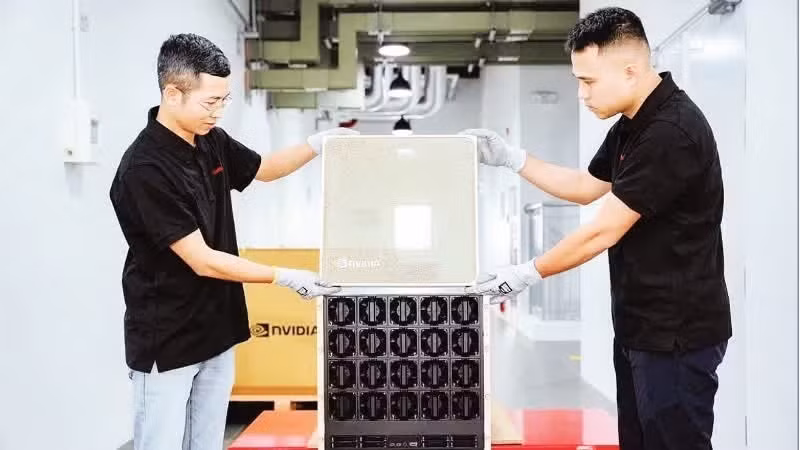 Центр обработки данных и искусственного интеллекта Viettel обеспечивает функционирование системы суперкомпьютеров и разработку вьетнамских моделей искусственного интеллекта. (Архивное фото)