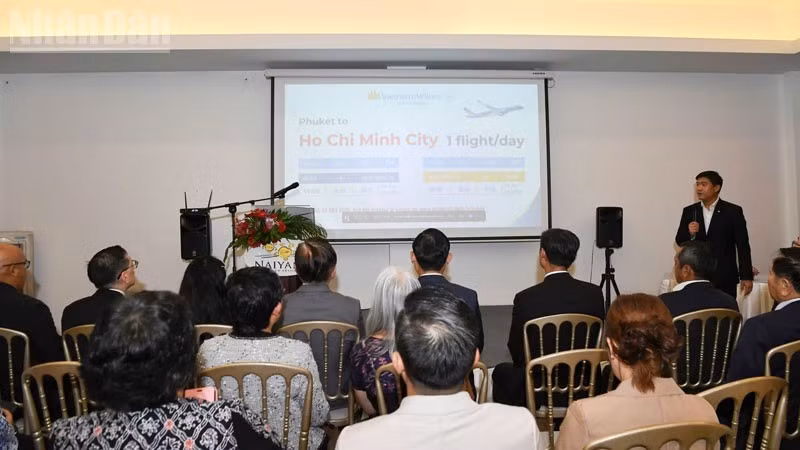 На форуме были представлены авиамаршруты Vietnam Airlines, связывающие Вьетнам и Таиланд. (Фото: Суан Шон)