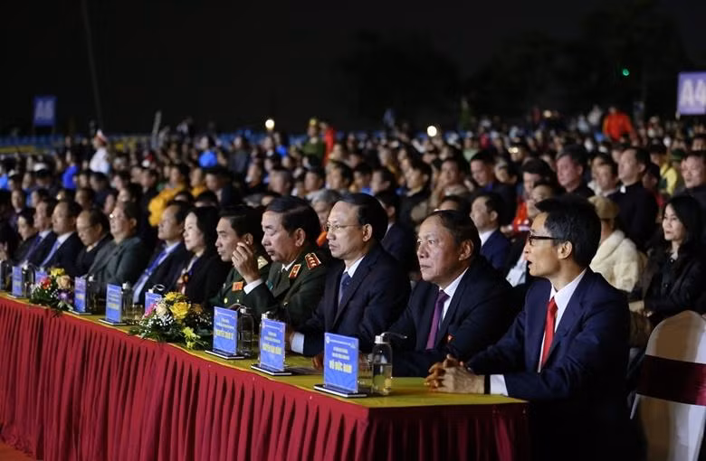 Делегаты на церемонии. Фото: dangcongsan.vn Делегаты на церемонии. Фото: dangcongsan.vn