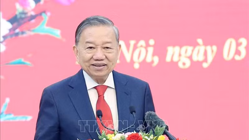 Генеральный секретарь ЦК КПВ То Лам выступает на встрече. Фото: ВИА