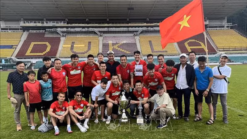 Сборная FC Sapa Praha успешно защитила титул чемпиона. Фото: ВИА