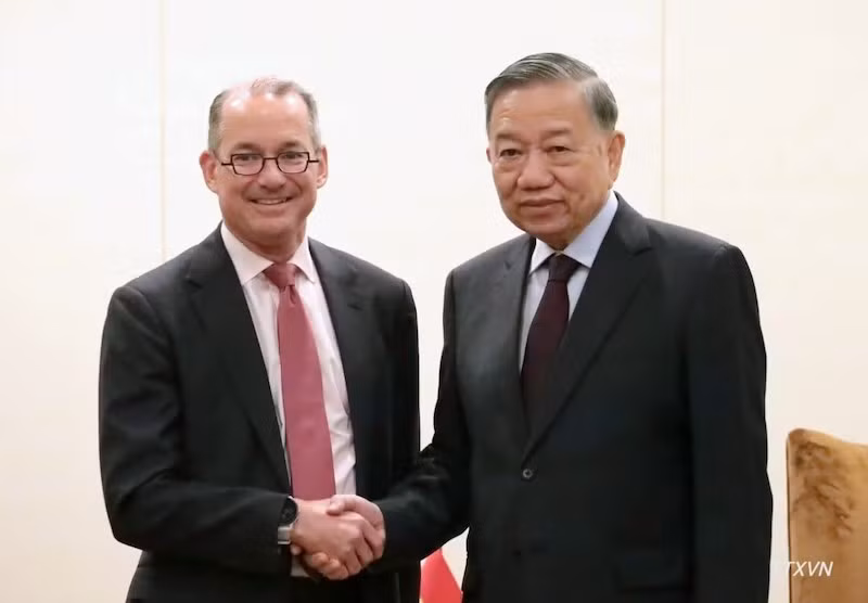 vna-potal-tong-bi-thu-chu-tich-nuoc-to-lam-tiep-pho-chu-tich-cap-cao-cua-tap-doan-visa.jpg