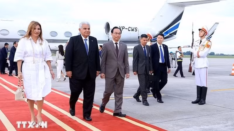 tong-thong-cong-hoa-panama-bat-dau-tham-chinh-thuc-viet-nam.jpg