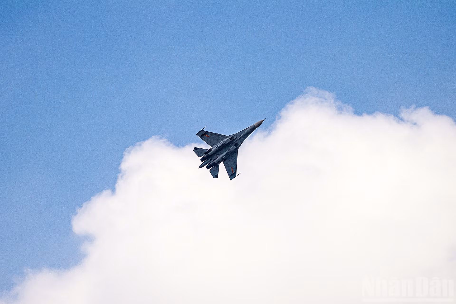 Это самый современный тип боевого самолета Вьетнамской народной армии, находящийся на вооружении с декабря 2006 года.