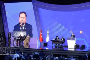 Председатель Национального собрания Чан Тхань Ман выступает на общих прениях 152-й Ассамблеи Межпарламентского союза в Стамбуле 16 апреля 2026 года. Фото: ВИА