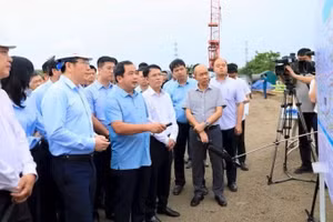 Рабочая делегация проверяет ход реализации моста Мешо. 