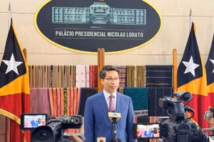 Поверенный в делах Вьетнама в Тиморе-Лешти Фам Бинь Дам на встрече с прессой в принимающей стране. Фото: Посольство Вьетнама в Тиморе-Лешти