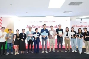 Google в сотрудничестве с Национальным инновационным центром Вьетнама (NIC) и Центром полупроводников и искусственного интеллекта в Дананге (DSAC) успешно организовали программу AI Solutions Lab. Фото предоставлено NIC