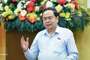 Председатель Национального собрания Чан Тхань Ман выступил с заключительным словом на совещании. Фото: ВИА