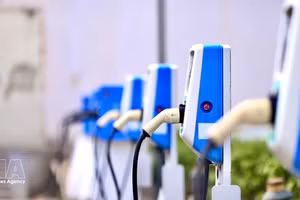 Система зарядных станций для электромобилей VinFast была синхронно установлена на территории жилого комплекса CT1 при больнице 103 и готова обслуживать потребности жителей.