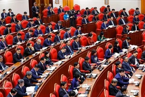 Делегаты на церемонии открытия второго пленума Центрального комитета Коммунистической партии Вьетнама XIV созыва. Фото: ВИА