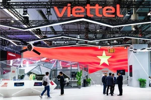 Общий вид стенда Viettel на Mobile World Congress 2026 в Барселоне. Фото: Viettel