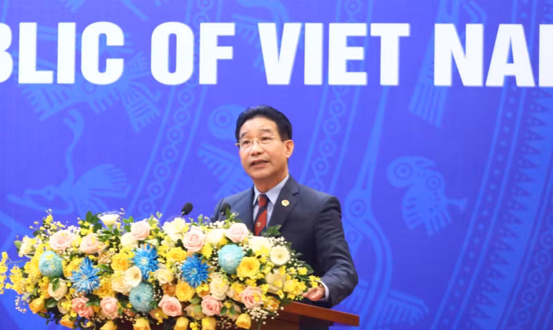 Зампредседателя Канцелярии Президента Фам Тхань Ха выступает на пресс-конференции. Фото: vpctn.gov.vn