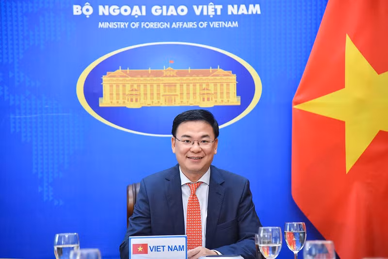 Замминистра иностранных дел Фам Куанг Хиеу на переговорах. Фото: МИД Вьетнама