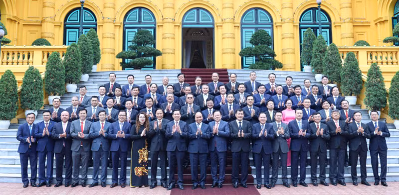 Президент Нгуен Суан Фук и участники встречи. Фото: vpctn.gov.vn