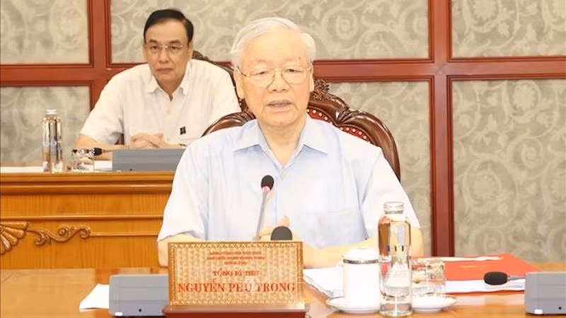 Генеральный секретарь ЦК КПВ Нгуен Фу Чонг выступает на заседании. Фото: ВИА