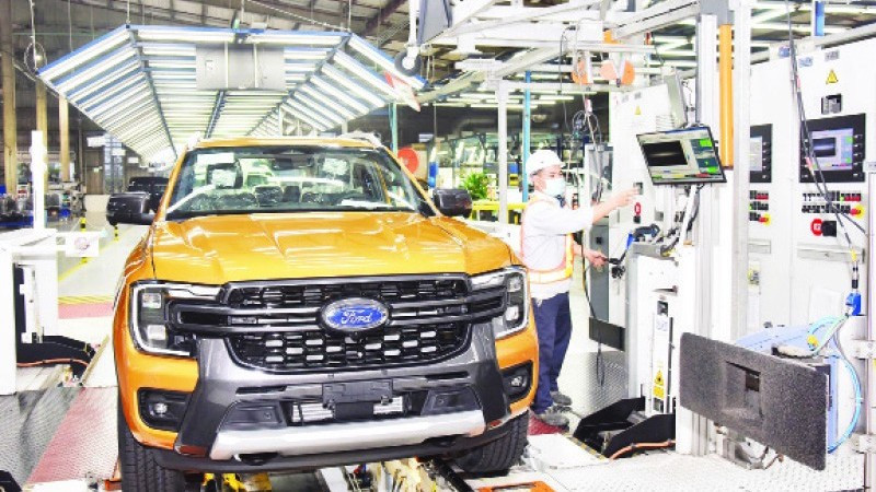 Cборка автомобилей Ford в г. Хайзыонг. Фото: Чан Хай