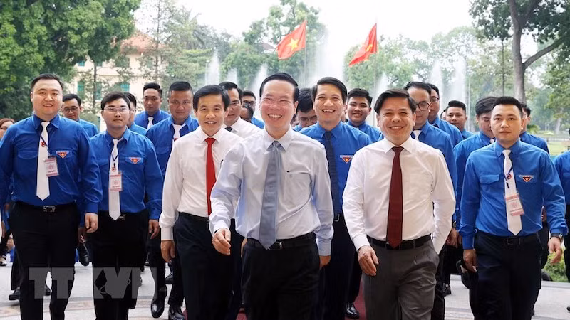 Президент Во Ван Тхыонг и участники встречи. Фото: ВИА