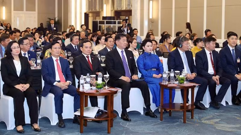 Участники форума. Фото: VGP