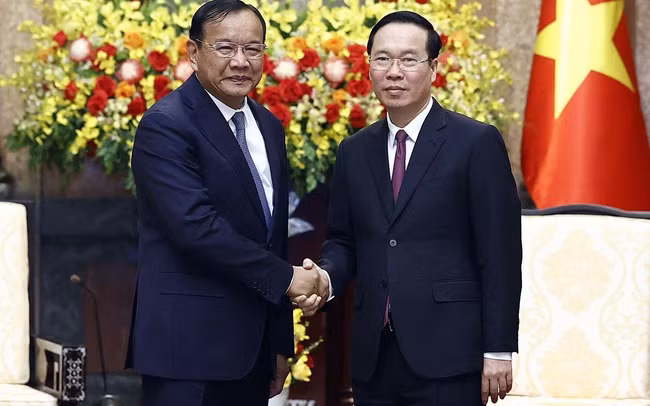Президент Во Ван Тхыонг и Вице-премьер, Министр иностранных дел и международного сотрудничества Камбоджи Прак Сокхон. Фото: ВИА