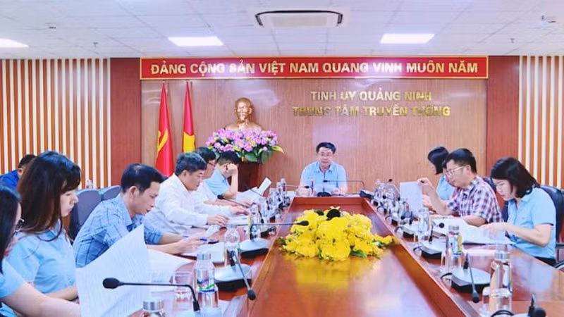 Жюри конкурса осуществляет оценку конкурсных работ в ходе отборочного этапа.