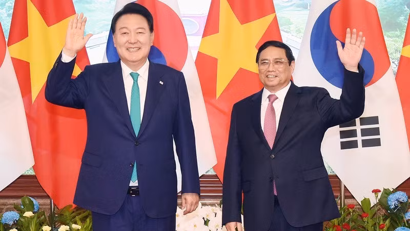 Премьер-министр Фам Минь Тьинь и Президент РК Юн Сок Ёль.