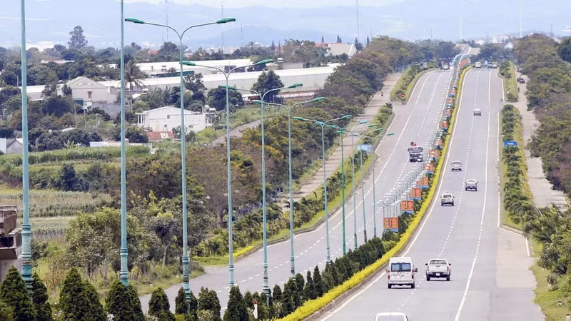 Политбюро обнародовало Резолюцию №23-NQ/TW о направлениях социально-экономического развития и обеспечения обороны и безопасности в районе Тэйнгуен к 2030 г. с видением до 2045 г. Фото: Уонг Тхай Биеу